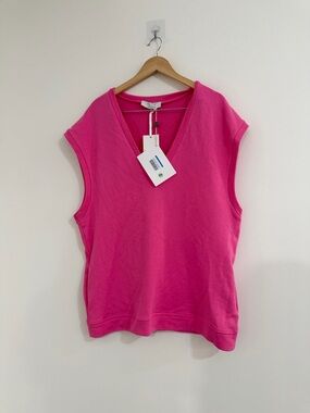 Nwt KAOS Sleeveless V-Neck sweater in Bright Pink sz S